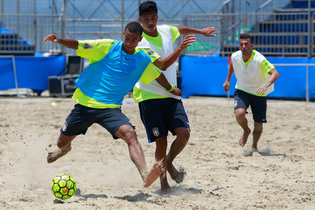 Em boa fase, Brasil enfrenta Japão na abertura do Mundialito Beach Soccer, em Santos