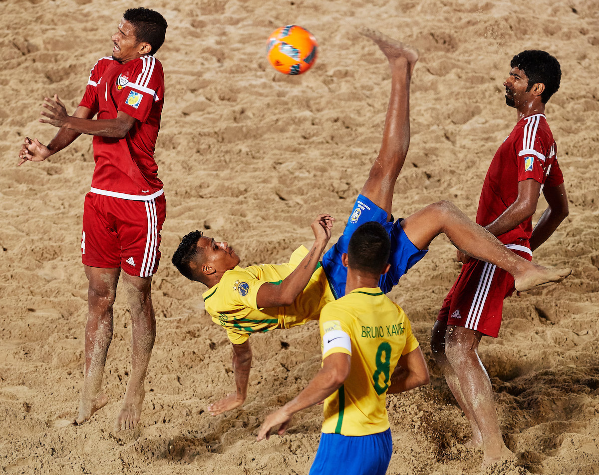 Brasil joga bem e goleia os anfitriões na estreia na Copa Intercontinental Dubai