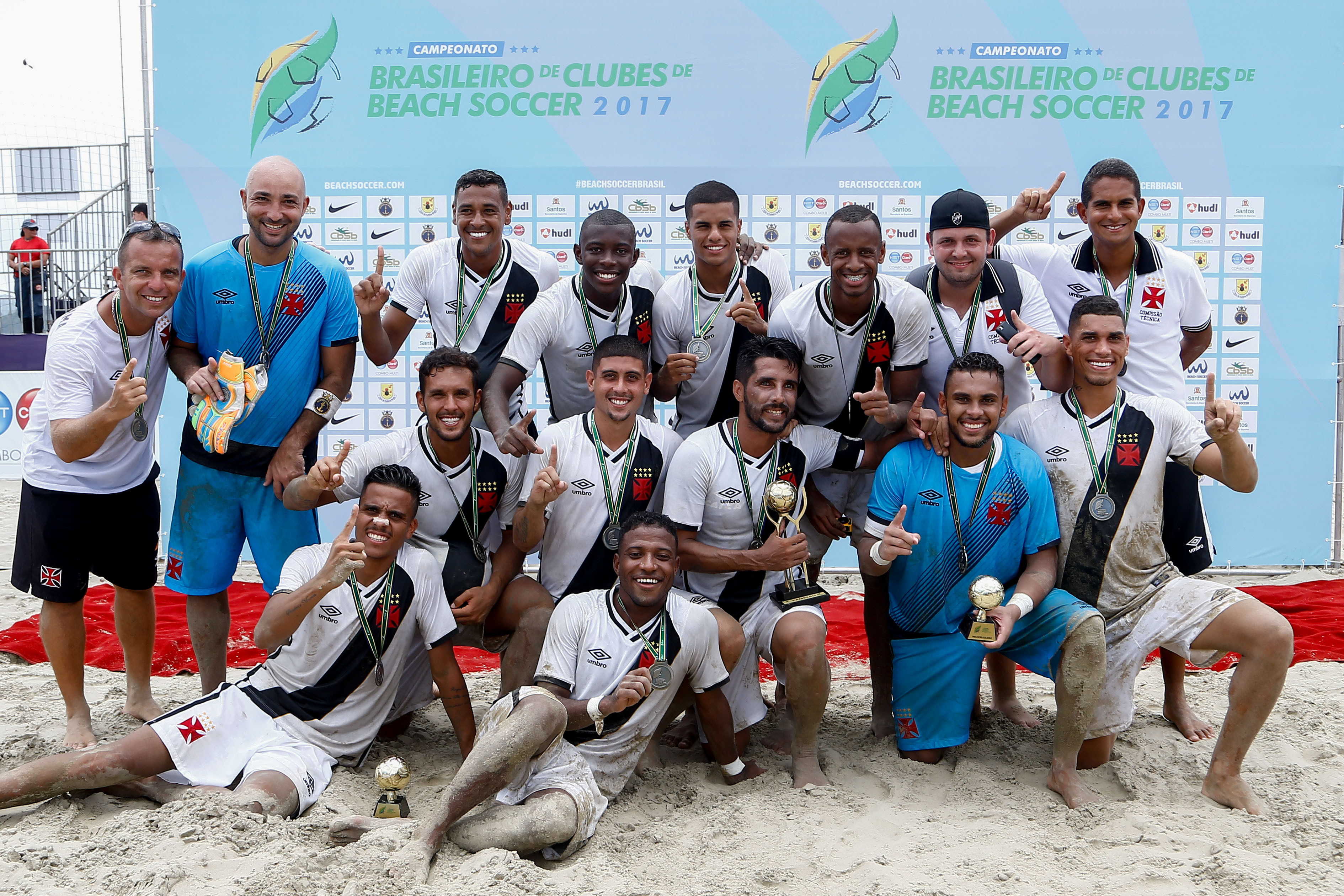 Vasco da Gama vence, de virada, e completa a galeria de troféus no beach soccer