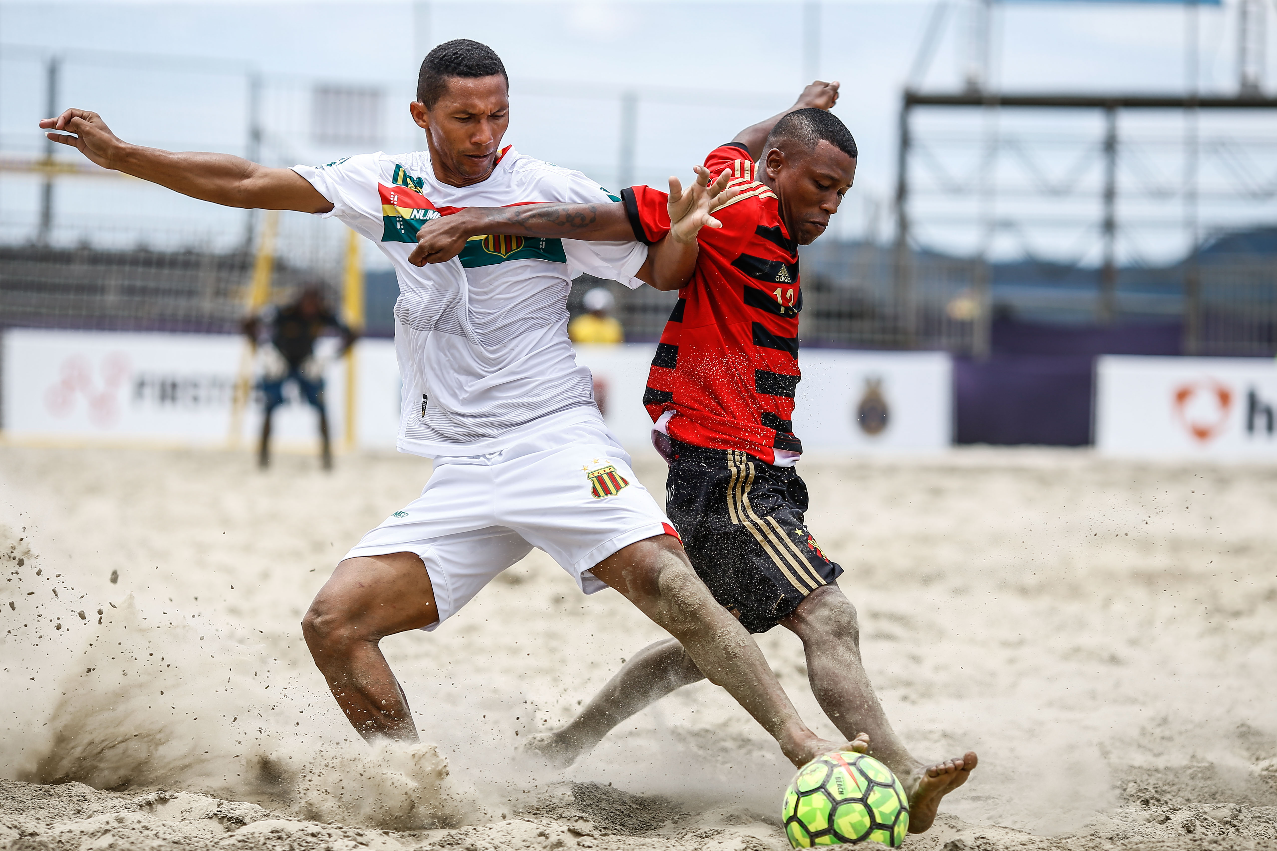 Sampaio Corrêa vai à final e espera por Fluminense ou Vasco na decisão do título