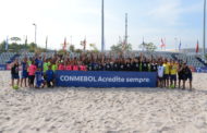 Clínica de beach soccer com crianças agita arena no Parque Olímpico