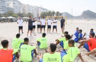 Presidente Rodrigo Royo marca presença em treino